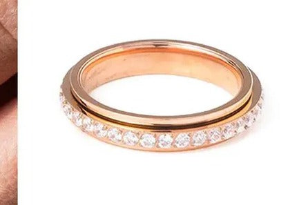 Quiet Ring in rose gold finish